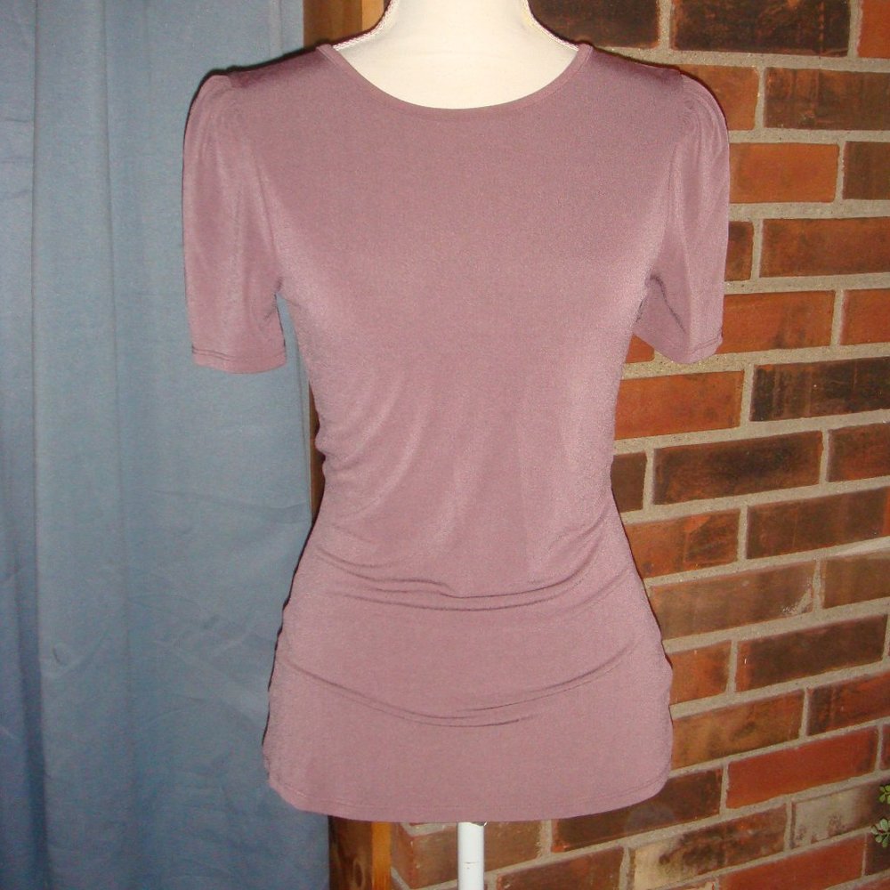 Express Fitted Keyhole Back Top S